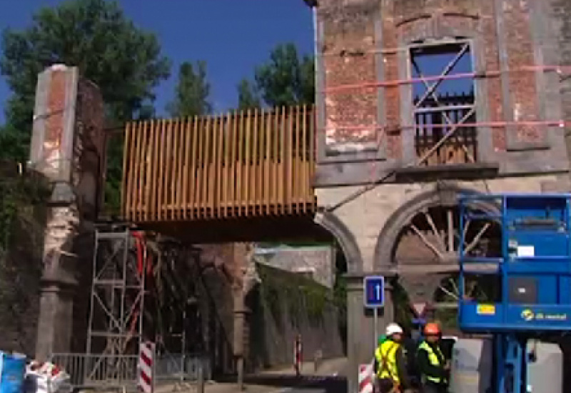 Une toute nouvelle passerelle pour piétons à l'abbaye de Villers-la-Ville