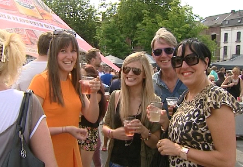 Charleroi Wake-up : l'apéro beach sur une Place du Manège transformée