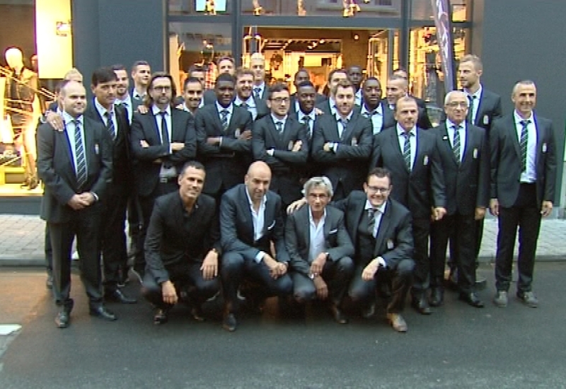 les joueurs du Sporting de Charleroi de sortie chez leur... tailleur