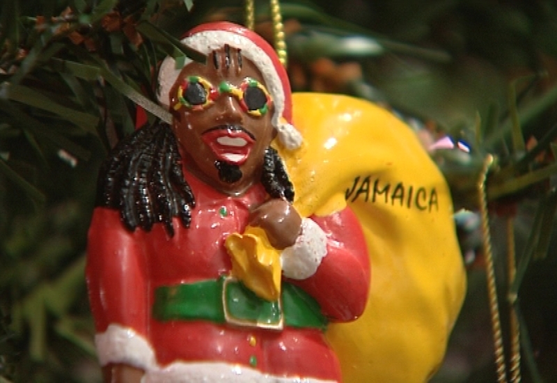 Marcinelle: Jean-Marc et sa collection de plus de mille pères Noël ! 