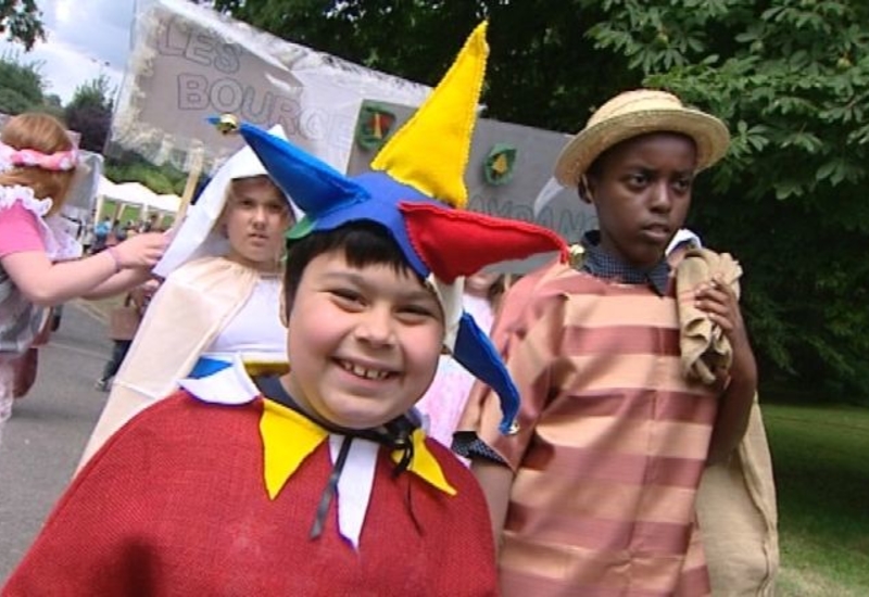 Les enfants fêtent les 350 ans de Charleroi au château de Monceau-sur-Sambre