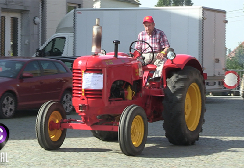 Concentration de vieux tracteurs