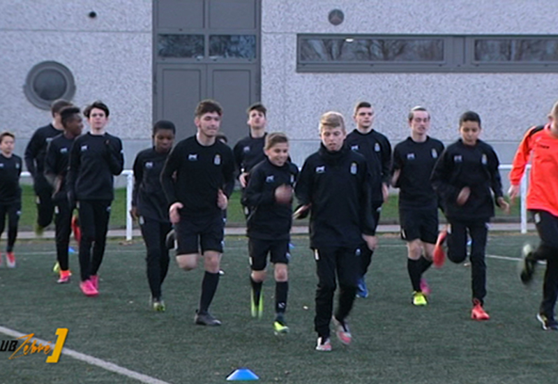 Comment s'inscrire au stage de l'école des jeunes du Sporting? 