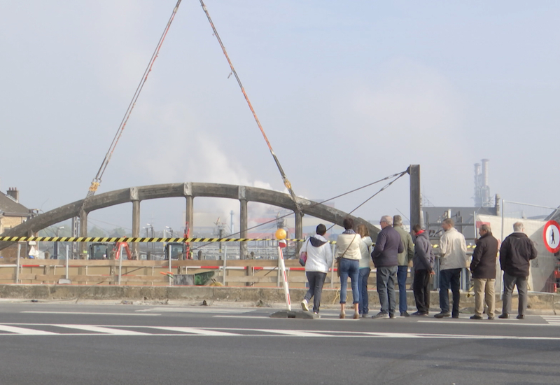 Démolition du pont du chemin de fer à Châtelet