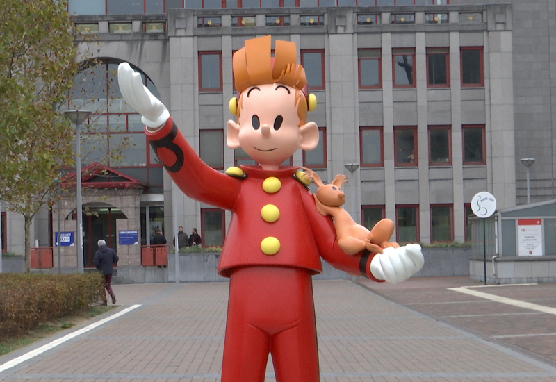 Spirou a élu domicile sur l'esplanade de la gare de Charleroi !