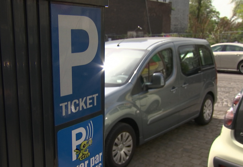 Payez bien votre parking à Charleroi : les redevances de la RCA sont légales depuis deux ans !