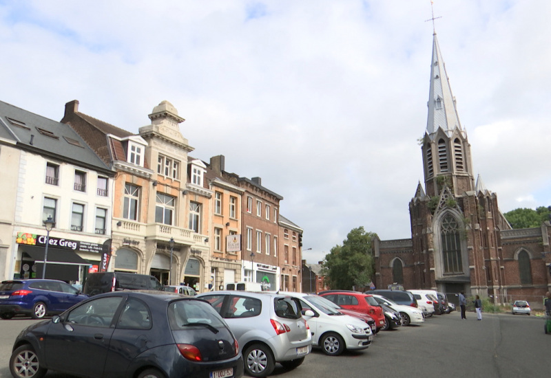 L'église de Lodelinsart menace de s'effondrer!