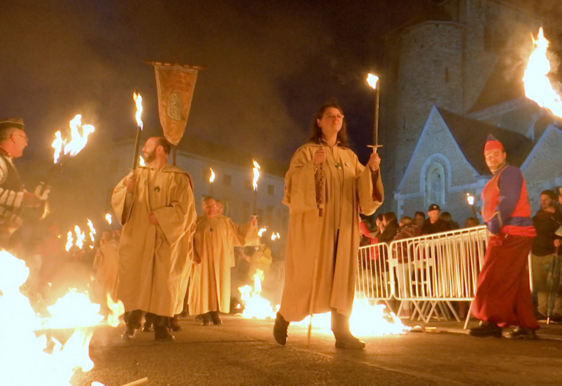 Saint-Feuillen 2019 : Top départ du week-end avec une marche aux flambeaux 