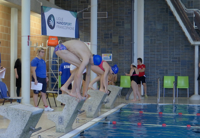 Fleurus : de la para-natation, avec Aymeric Parmentier parmis les athlètes