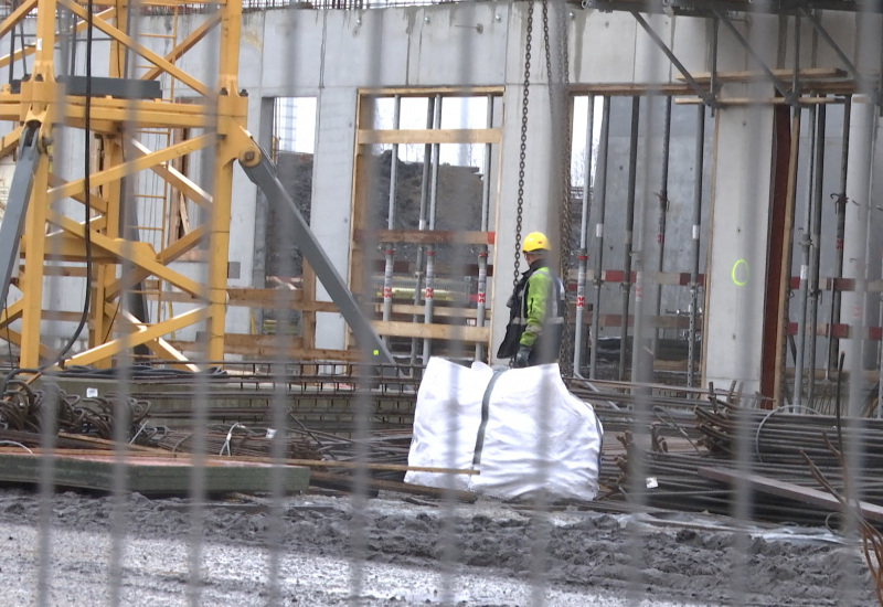 Charleroi : des travailleurs roumains victimes de dumping social sur le chantier du GHdC