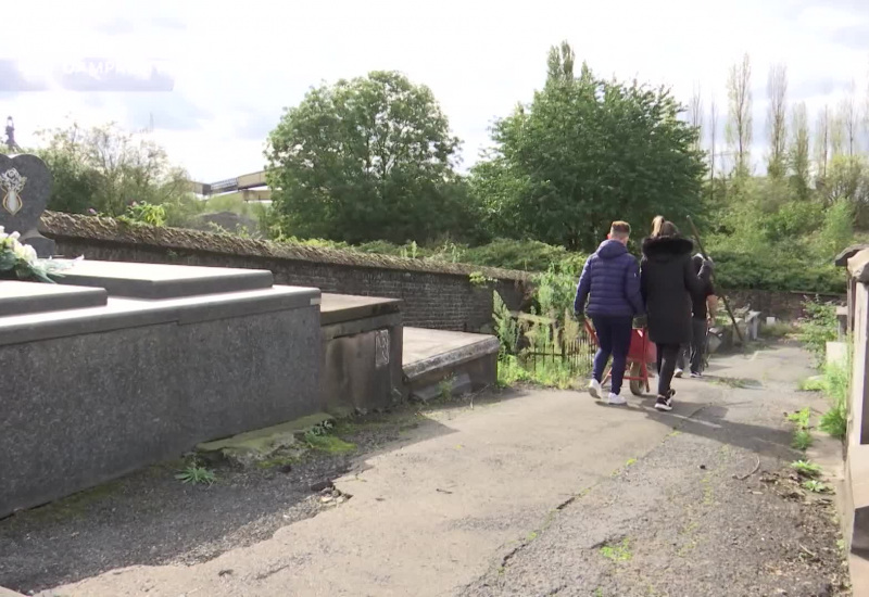 Dampremy: une dizaine de personnes a embelli le cimetière