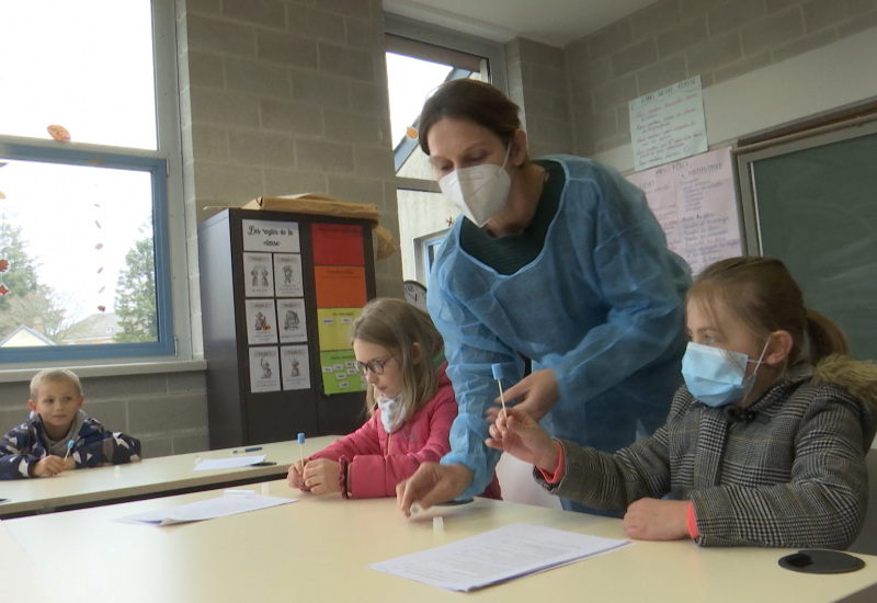 Covid-19 : des tests salivaires gratuits à l'école de Sivry