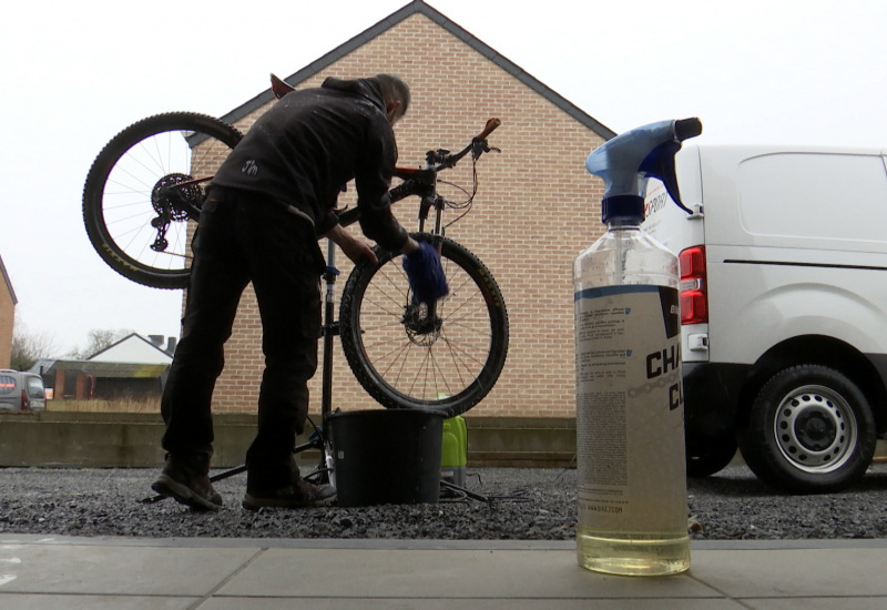 Chimay : Bike Wash Tof Clean, un service de lavage de vélos à domicile 