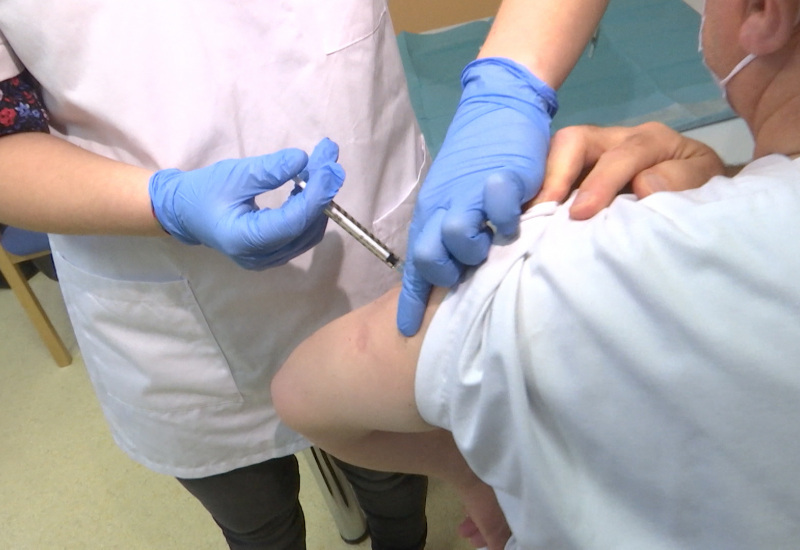 Les centres de vaccination pour les professionnels de première ligne sont très peu fréquentés