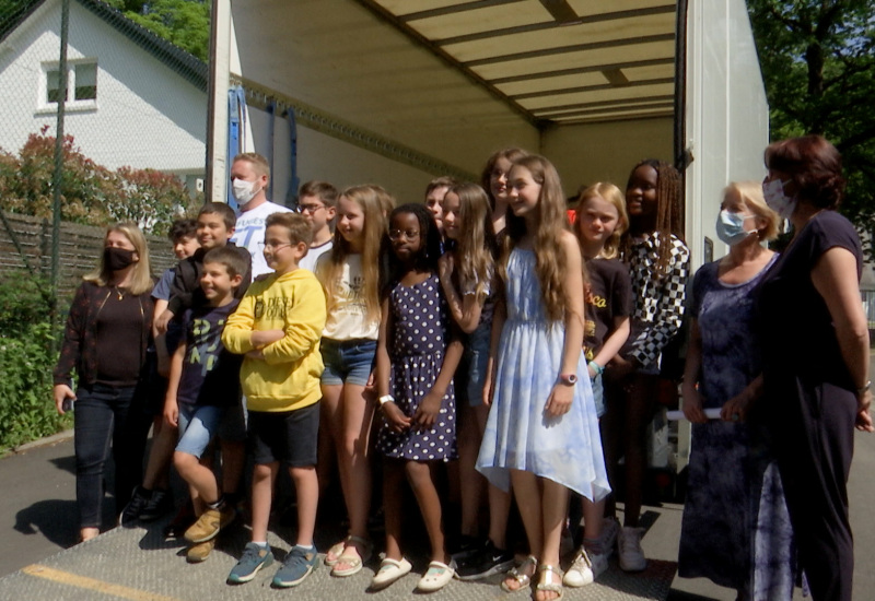 Des élèves du primaire ont récolté un camion de vivres pour les animaux ! 