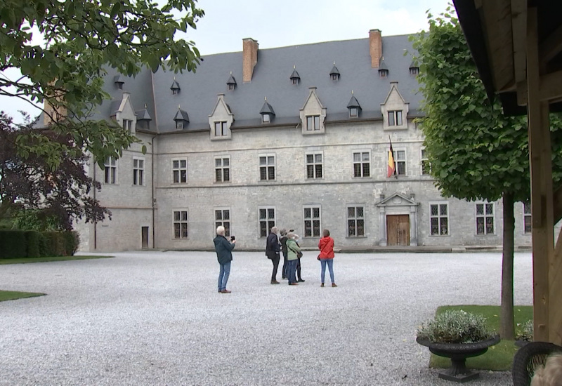 Château de Chimay: un nouveau film de Stéphane Bern sur le château et un mini-golf. Pour tous les goûts…