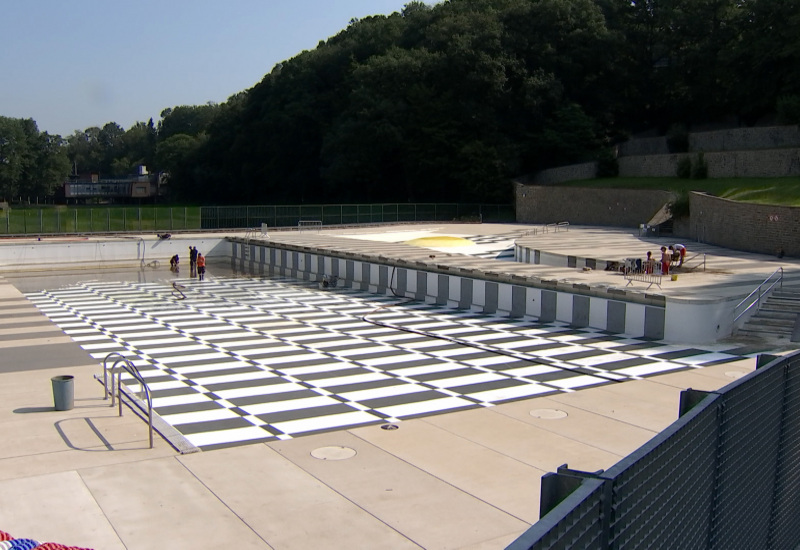 La piscine de Loverval sort tout doucement la tête de l'eau