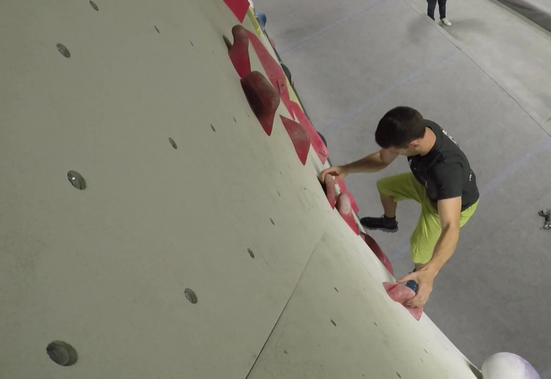 J'ai testé pour vous: l'escalade de bloc au Maniak Charleroi 