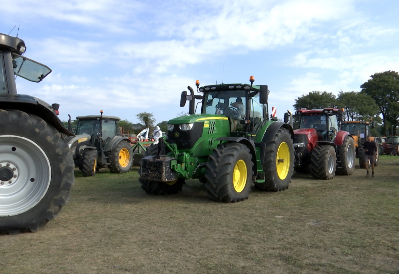 Retro Tract Chimay: des tracteurs et des courses impressionnantes