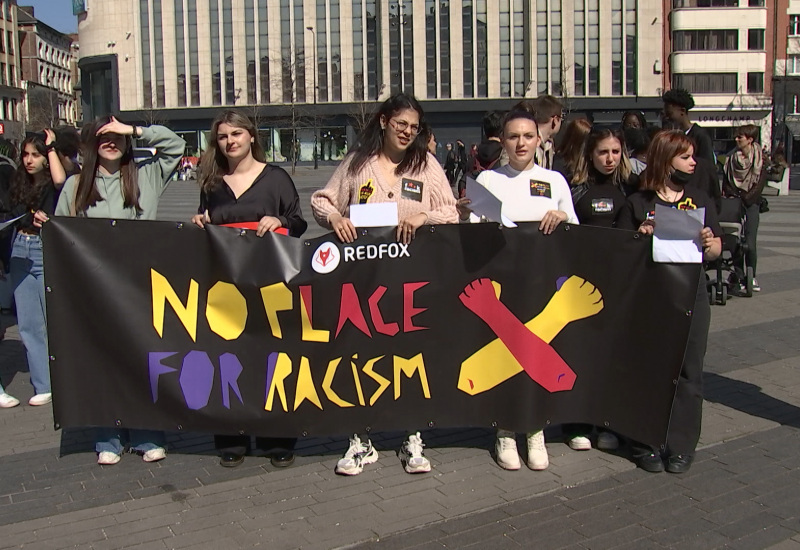 Charleroi : Des jeunes font grève pour lutter contre le racisme