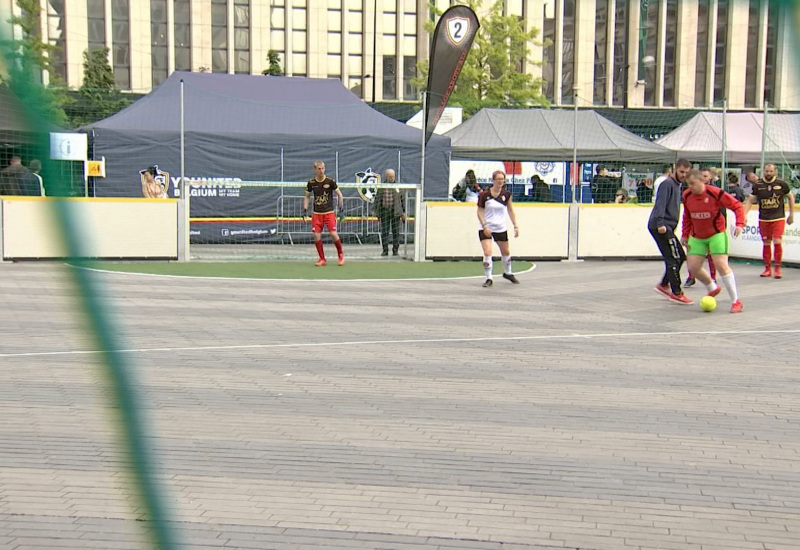 Charleroi : un tournoi de football mixte pour les personnes précarisés 