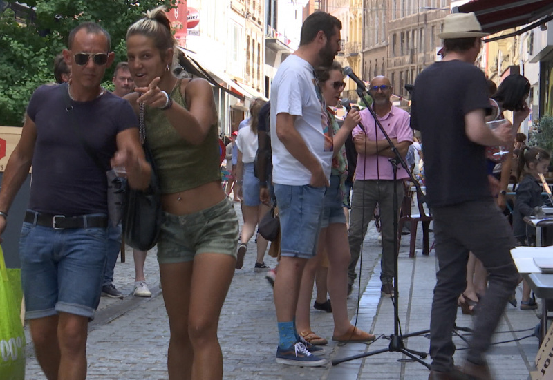 C'était le "Joyeux Bordel" dans la rue de Marcinelle à Charleroi ce samedi