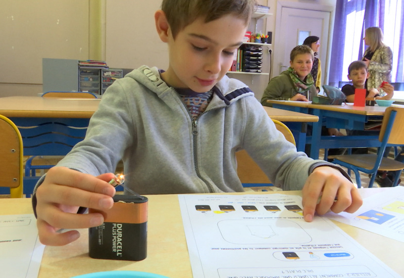 Leers-et-Fosteau: la petite école communale sensibilise les élèves aux sciences grâce à des jeux ludiques 