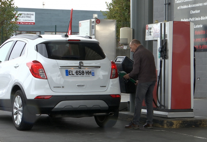 Carburant: les Français viennent de plus en plus faire leur plein en Belgique... 