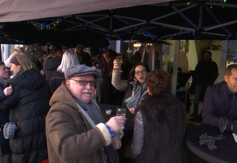 Montigny-le-Tilleul: Réveillon avant l'heure au marché de noël !