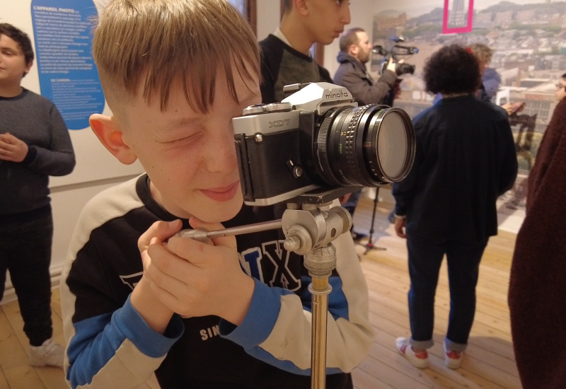 Les jeunes photographes de l'IMP René Thône en visite au musée de la photo