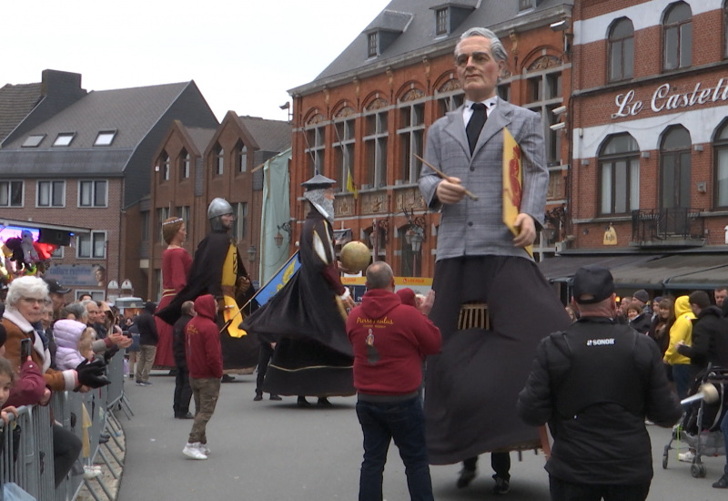 Cavalcade de Châtelet: le géant Pierre Paulus célèbre ses 10 ans ! 