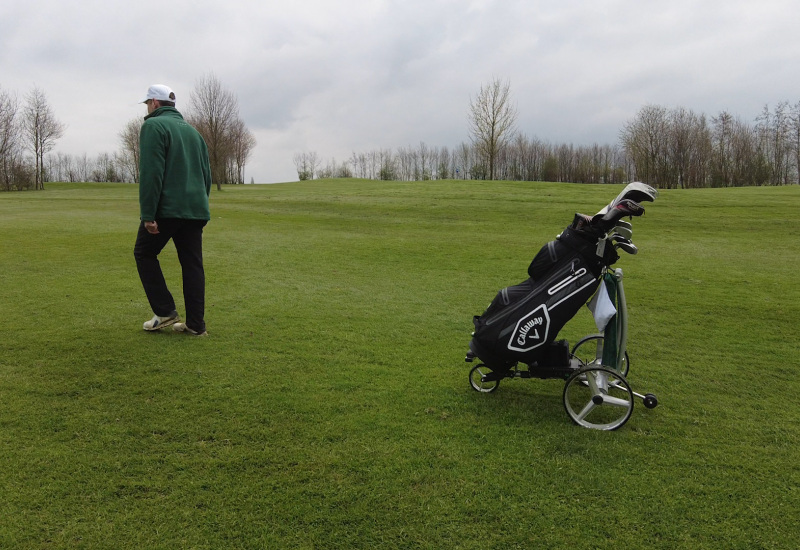 OTTO, le petit chariot intelligent qui va révolutionner le monde du golf