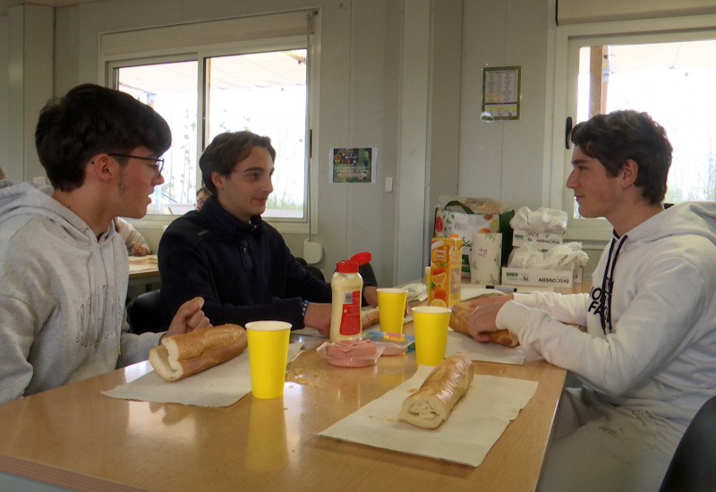 Des étudiants Erasmus de l'Athénée de Beaumont solidaires avec les plus démunis