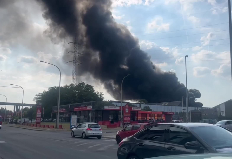 Incendie en cours chez Comet Sambre à Châtelet !