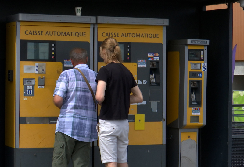 BSCA: des sociétés de navette en colère contre les tarifs du parking