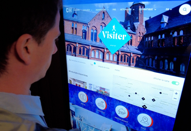 Charleroi: une borne digitale interactive pour mieux renseigner les touristes