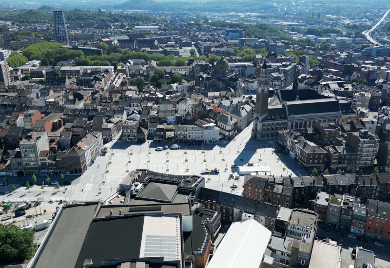 Charleroi Ville Haute : L'histoire des places du Manège et Charles II 