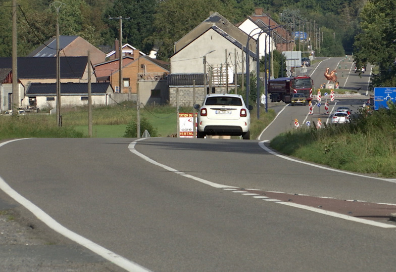 Un drame de la route a couté la vie à trois personnes à Rance. Un radar tronçon devrait être installé sur la N53.