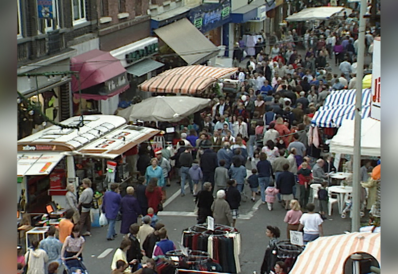 Gilly: la plus vieille braderie de Belgique a attiré 50 000 personnes comme au bon vieux temps