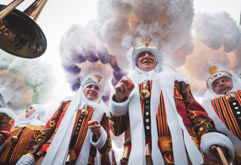 Découvrez l'agenda des carnavals, Laetare ou grands feux en Wallonie