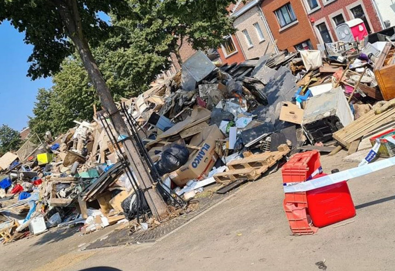 Charleroi: Le CPAS et la Croix Rouge ont signé une convention pour distribuer les dons reçus aux victimes des inondations