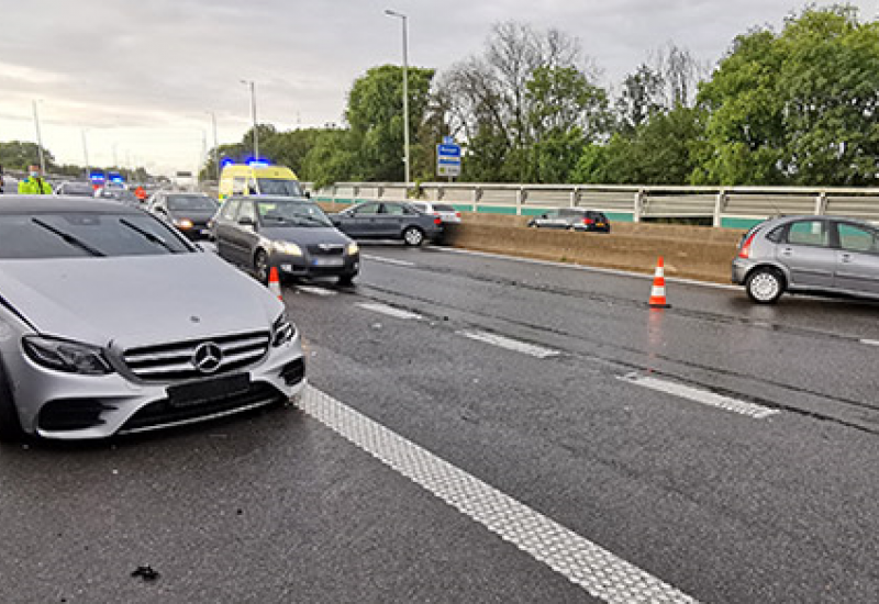 3 véhicules impliqués dans un carambolage à hauteur de Jumet-Est sur la A54