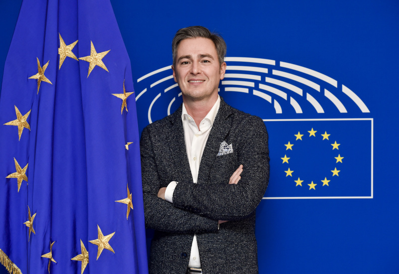 Hugues Bayet veut mobiliser les jeunes carolos sur l’avenir de l’Europe
