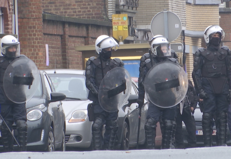 La manifestation anti-fasciste de Gilly, aurait été globalement mal gérée