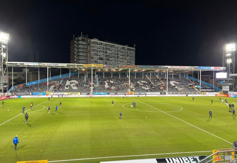 Fil info : Le Sporting de Charleroi en quête du Top 8 contre l'OHL ! Suivez le match en direct ! 