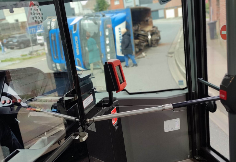 Un camion sur le flanc à Courcelles, le conducteur est blessé