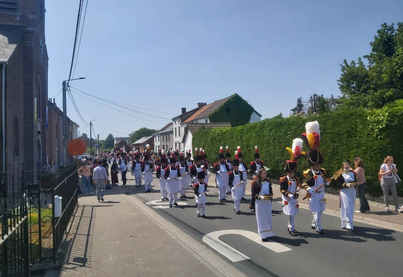 Sainte Rolende, c'est parti ! La compagnie des Flaches fête son drapeau 