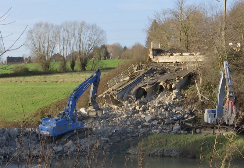 Le pont de Gouy dynamité la nuit dernière !