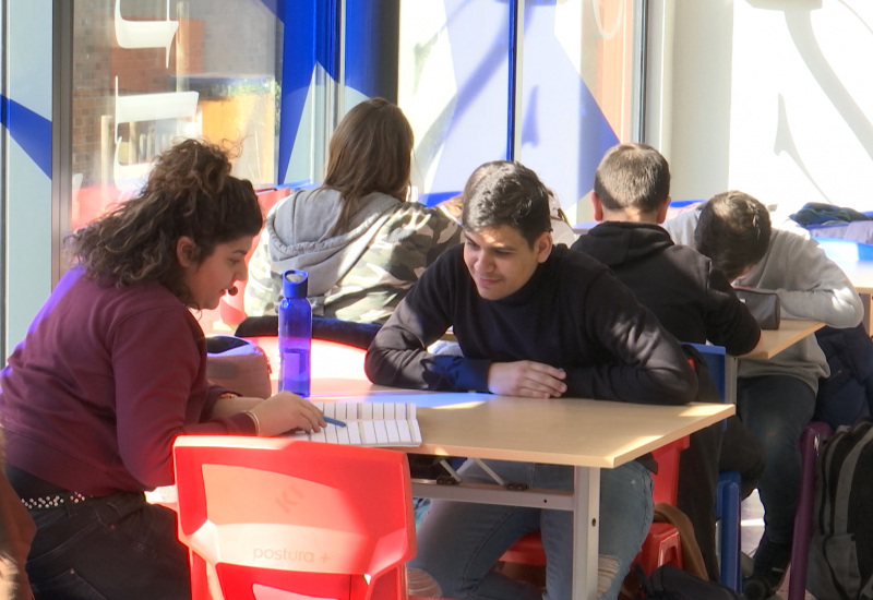 Difficile de te concentrer pour étudier? Une salle t’attend à l’Université Ouverte de Charleroi