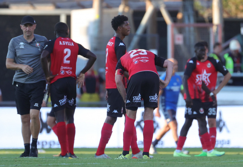 Des supporters du Sporting de Charleroi caillassés à Seraing 